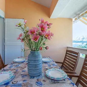 apartment-ema-with-terrace-and-sea-view.primorje-gorskikotar.com/